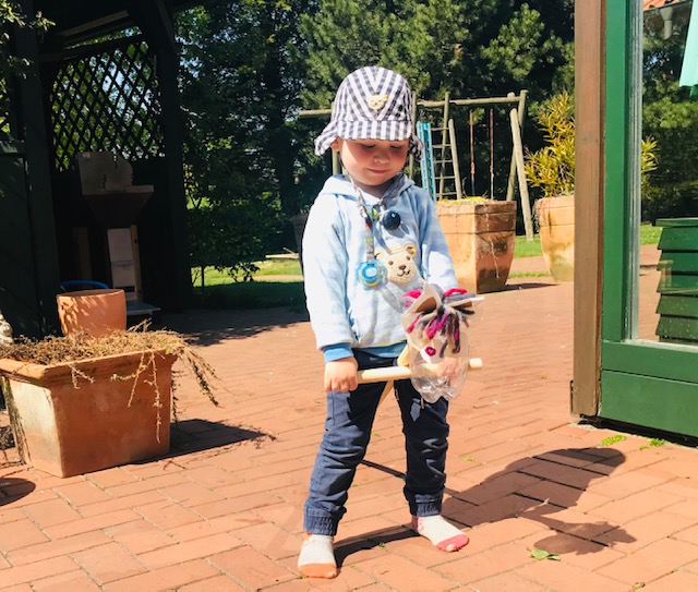 Steckenpferd Kinderleicht Aus Plastik Flasche Basteln Familienleben Steckenpferd Kinderleicht Aus Plastik Flasche Basteln Familienleben